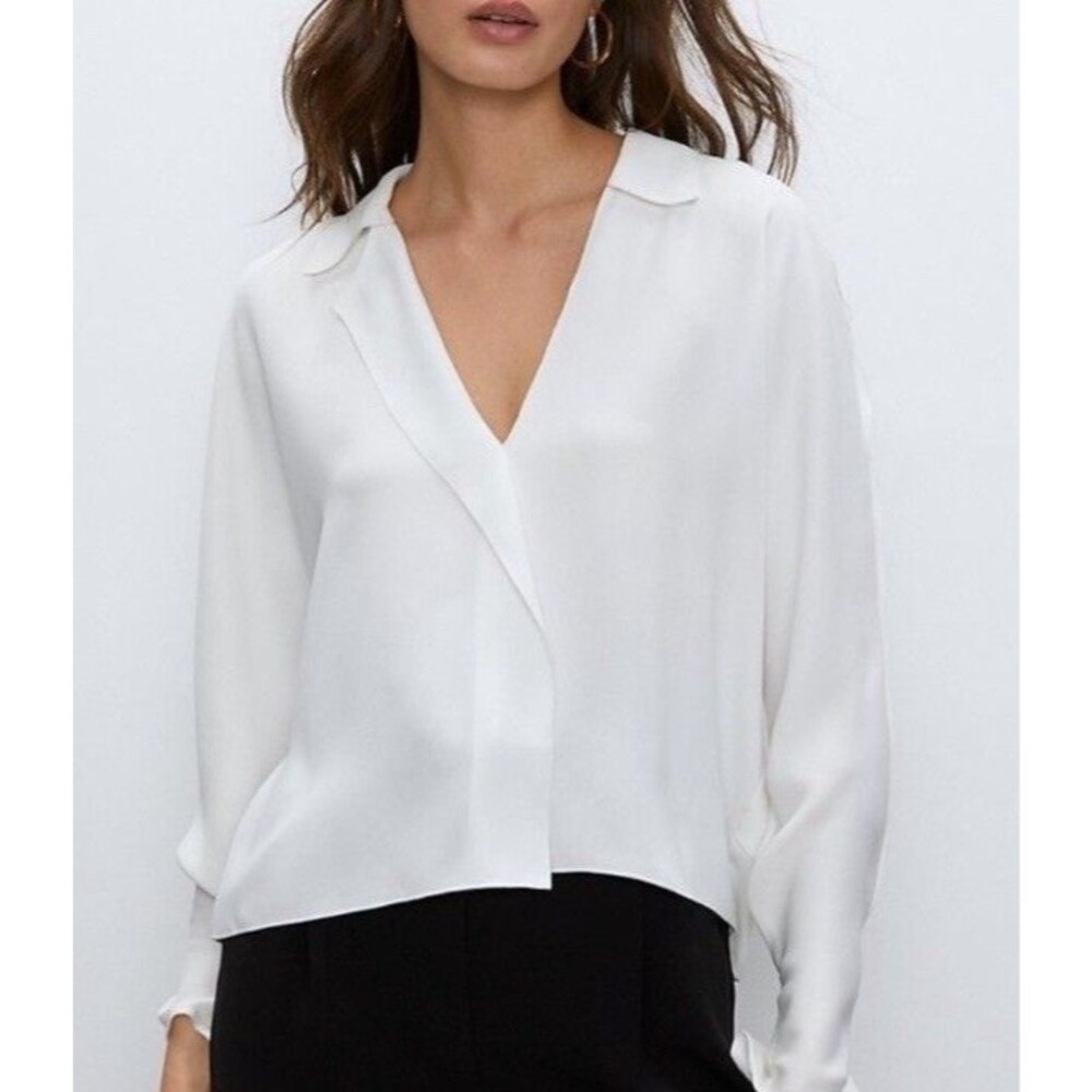 Aritzia Babaton Martin Long Sleeve Blouse  White Crop Popover Size M